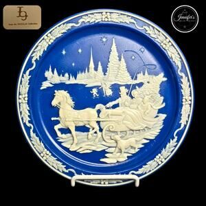 Incolay Studios "Home with a Tree" Vintage 3D Collectors Plate